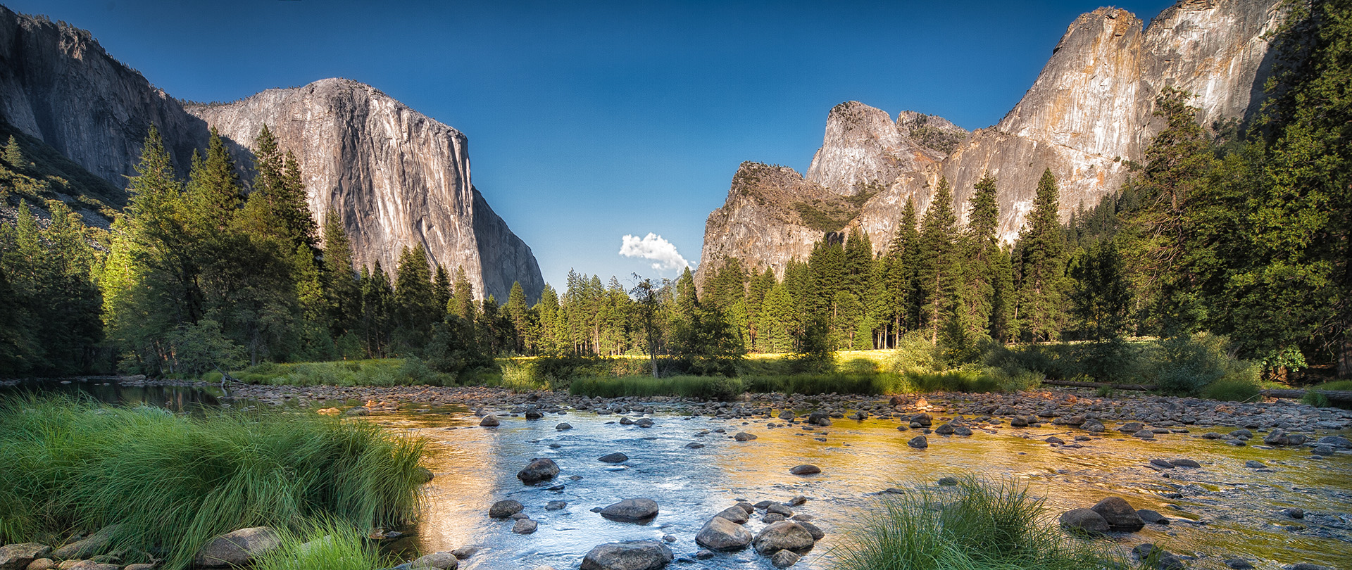 A landscape photo of Yosemite National Park